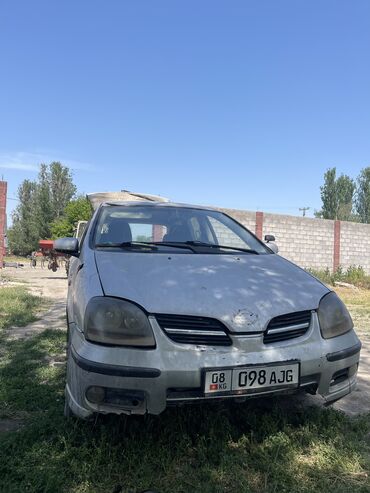 Nissan: Nissan Almera Tino: 2001 г., 2.2 л, Механика, Дизель, Хэтчбэк