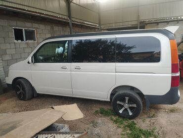 срочно срочно продам машину: Honda Stepwgn: 2001 г., 2 л, Автоматические, Бензин, Минивэн
