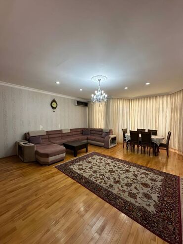 Mənzillər: 3 otaqlı, Yeni tikili, m. 8 Noyabr, 158 kv. m