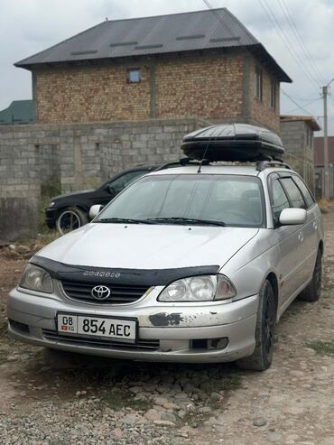 полик на камри: Toyota Avensis: 2002 г., 2 л, Механика, Дизель, Вэн/Минивэн