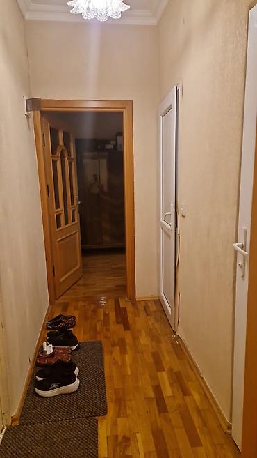 7ci mk: Kirayə 2 otaqlı, tam mebelli və texnikalı mənzil. - Qonaq otağı — 9