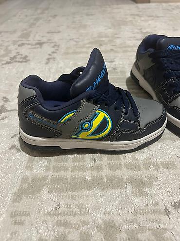 мужской одежды: Оригинал Heelys.Натуральная кожа.
Покупали дорого — 5