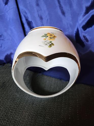 Ostali antikviteti: Korpa Jugoporcelan Titov Veles iz 70ih.god. Korpa je perfektna,sve na — 10