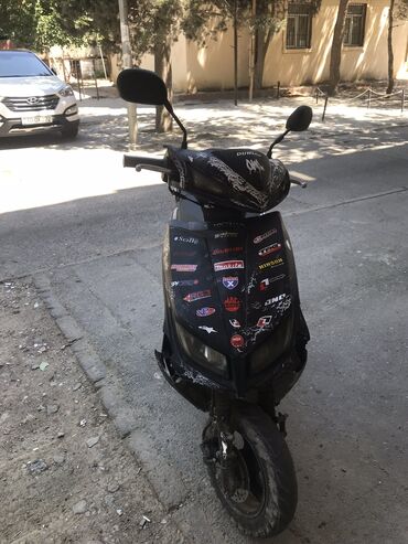 moped teker: SaTILIR hec problem yoxdu