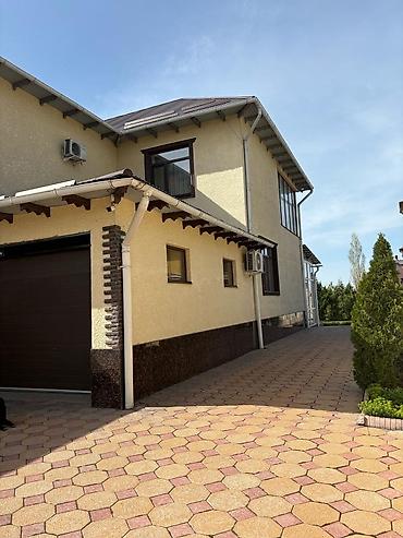 Продажа коттеджей и домов: Продается дом новопокрока, Общей площадью 400 м² . Количество — 19