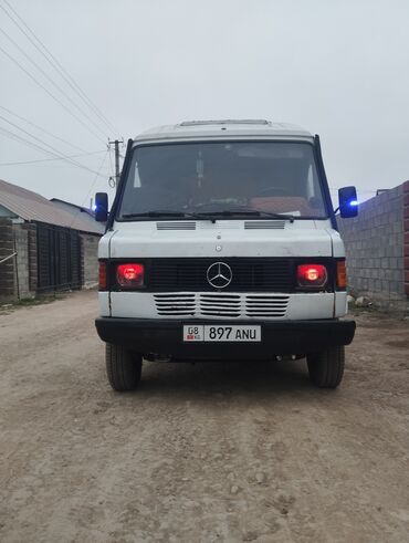 mercedes c300: Легкий грузовик, Б/у