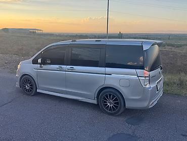 stepwagon: Honda Stepwgn: 2010 г., 2 л, Автомат, Бензин, Минивэн — 2