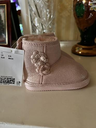 розовые угги: UGG ayaqqabi HM den alinib Kecen hefte etiketlidi 40 azn di 20/21 — 2