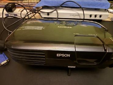 Proyektorlar: Epson EB-S12 proyektor - Daşınan, kompakt korpus - Üst paneldə — 2