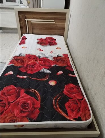 yolka islenmis: Çarpayı.Salam ideal vəziyyətdədir .Çox səliqəli və az işlənib
