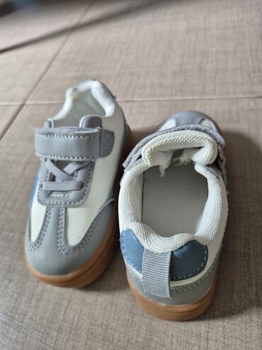 Patike: Dečije patike za prve korake - Veličina: 22 (otisak “22” vidljiv na — 12
