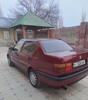 Volkswagen: Volkswagen Vento: 1992 г., 1.8 л, Механика, Бензин, Седан — 3