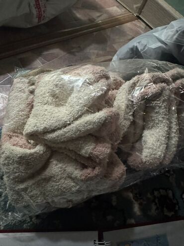 Носки и белье: Носки женские и унисекс, набор различных моделей. Если цены выше — 13