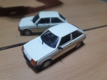 Граммофоны и патефоны: Fərqli rənglərdə və modellərdə olan bu kolleksiya model avtomobilləri