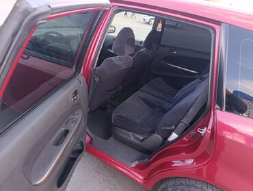 Honda: Honda Stream: 2003 г., 2 л, Механика, Газ, Минивэн — 7