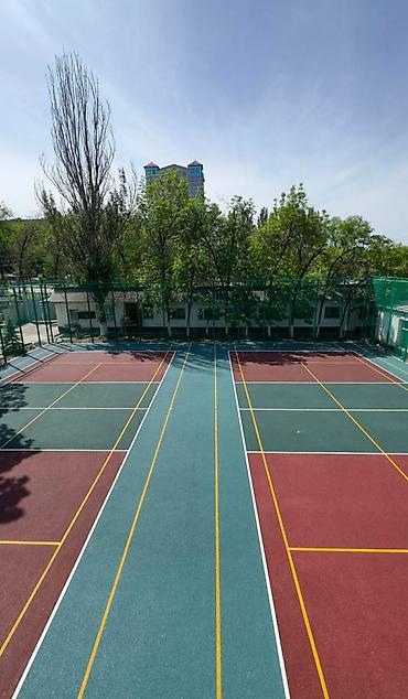 Предлагается резиновое покрытие, подходящее для различных