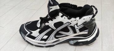 спортивный комплект: Balenciaga массивные кроссовки Runner Обувались один раз. Оказались