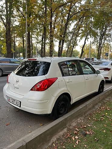 Nissan: Nissan Versa: 2006 г., 1.7 л, Механика, Бензин, Хэтчбэк — 5