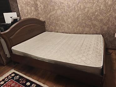 двухспальной кровать: Двуспальная кровать, Б/у, С матрасом, длина - 200 см — 1