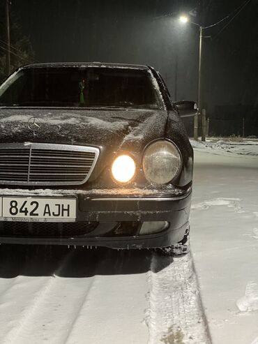 126 мерседес: Mercedes-Benz E 260: 2001 г., 2.6 л, Автомат, Бензин, Седан