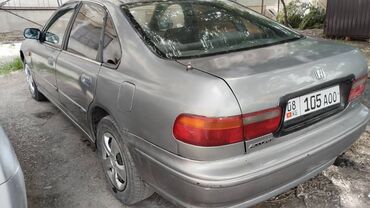 Honda: Honda Accord: 1994 г., 2 л, Механика, Бензин, Седан
