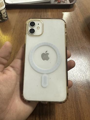 IPhone 11, Б/у, 64 ГБ, Белый, Чехол, 63 %
