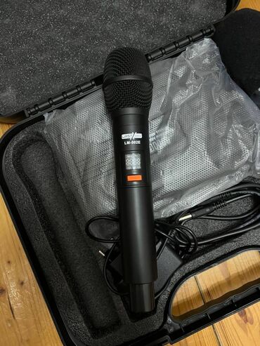 Mikrofonlar: Türkiyədən sifarişlə gətirilmiş, simsiz uzun ömürlü bateryaya malik