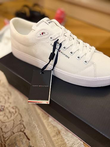 Ayaqqabılar: Tommy hilfiger original sneakers. Sifarişlə alınıb, ölçü düz — 1