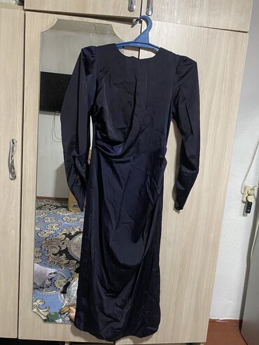 платье из синего бархата: Вечернее платье, Классическое, Длинная модель, С рукавами, M (EU 38), L (EU 40)