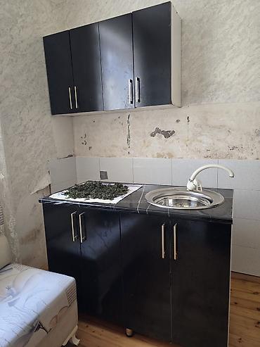 тумба для мойки: Mətbəx mebel dəsti və lavabo - Rəng: qara korpus, ağ daxili hissə; — 1