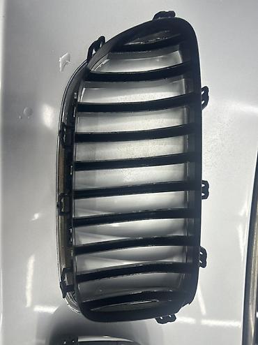 abilsovka: Məhsul: Avtomobil üçün ön radiator barmaqlığı (çərçivəli “böyrək” — 6