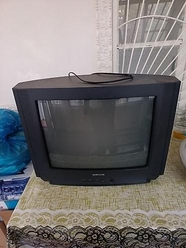 Samsung kineskop TV - Ekran: təxminən 21–25 düym diaqonal, qabarıq