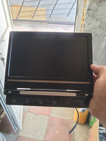 arxa monitor: Monitor, Başlıq arxası, LCD displey