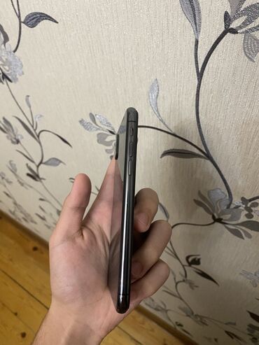 Apple iPhone: IPhone X, 256 GB, Space Gray, Face ID — 6