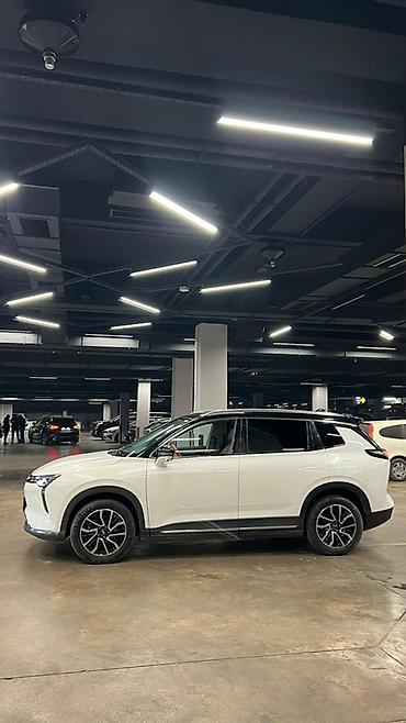 Lixiang: Lixiang L7: 2022 г., Электромобиль, Кроссовер — 3