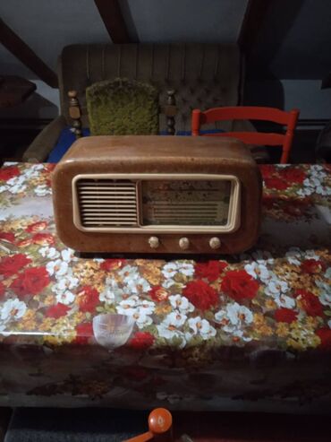 Pojačala i prijemnici: Stari radio aparati — 6