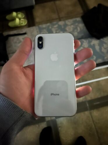 Apple iPhone: IPhone X, Б/у, 64 ГБ, Белый, 54 %