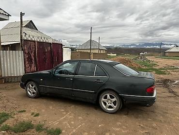 Mercedes-Benz E-Class: 1996 г., 2.3 л, Кол менен иштөөчү, Бензин, Седан — 4