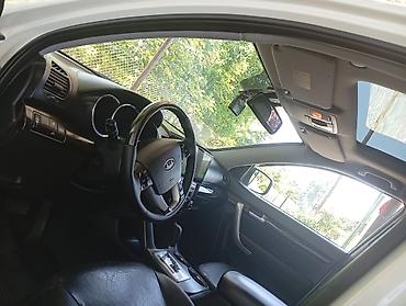 volkswagen polo 1: Kia SUV salonu – komfort və funksionallıqla dolu geniş interyer - — 3