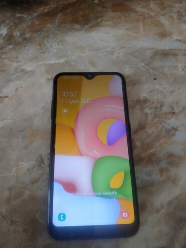 mini mobil telefon: Samsung Galaxy A01, 16 ГБ, цвет - Черный, Сенсорный