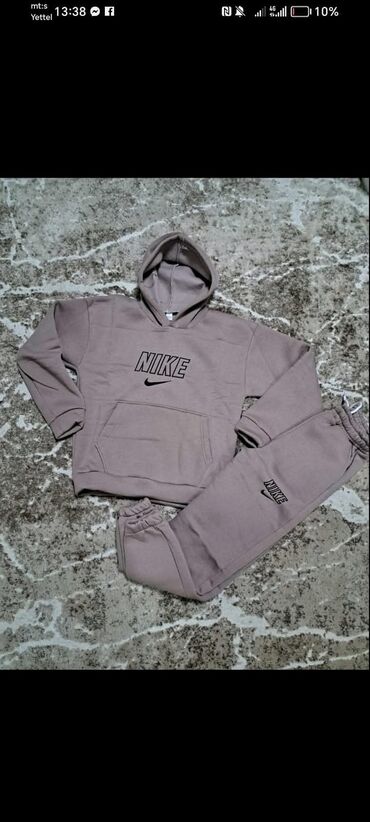 Gornji i donji deo: Termo zenske od S do 2XL Vezen znak
Cena 3300 din — 3