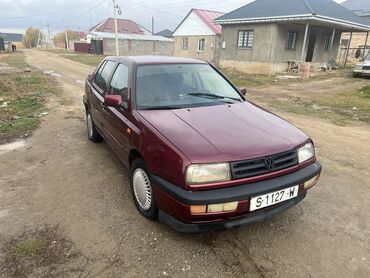 квадроцикл большой: Volkswagen Vento: 1992 г., 1.8 л, Механика, Бензин, Седан