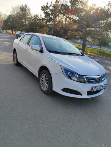 Легковой транспорт: Сдаю в аренду: Легковое авто, Под такси