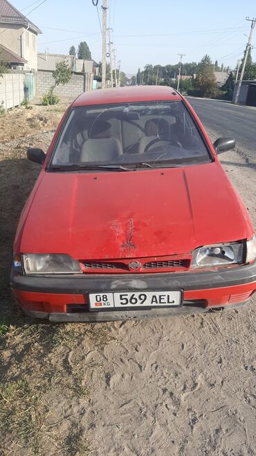 Nissan: Nissan Sunny: 1992 г., 1.4 л, Механика, Бензин, Седан