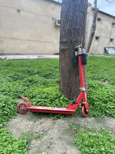 Samokatlar: Самокат в идеальном состоянии. От 3 до 10 лет. ручка регулируется под — 6