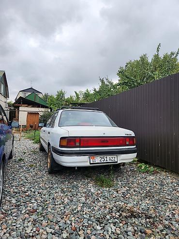 Mazda: Mazda 323: 1989 г., 1.6 л, Механика, Бензин, Седан — 3