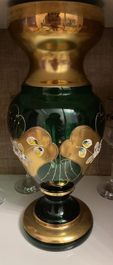 ваза напольная стеклянная высокая без узора: Vazalar