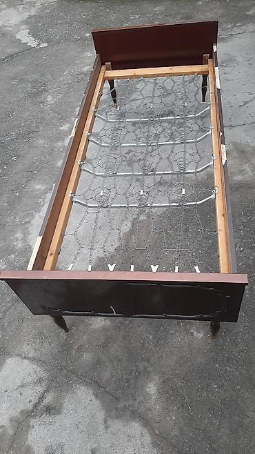 bunk bed: Односпальная кровать с пружинным основанием - Размер: ориентировочно — 2
