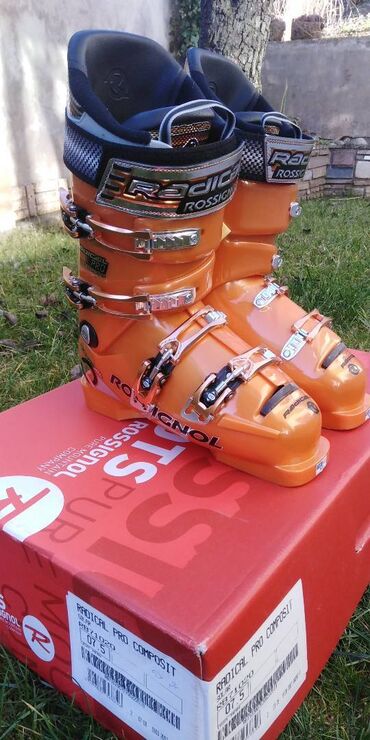 ski oprema za decu: Rossignol pancerice radical pro composite br7.5 41 novo vrhunske