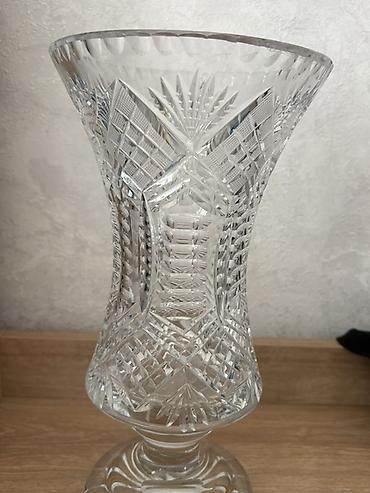 Vazalar: Bir vaza, Xrustal — 2